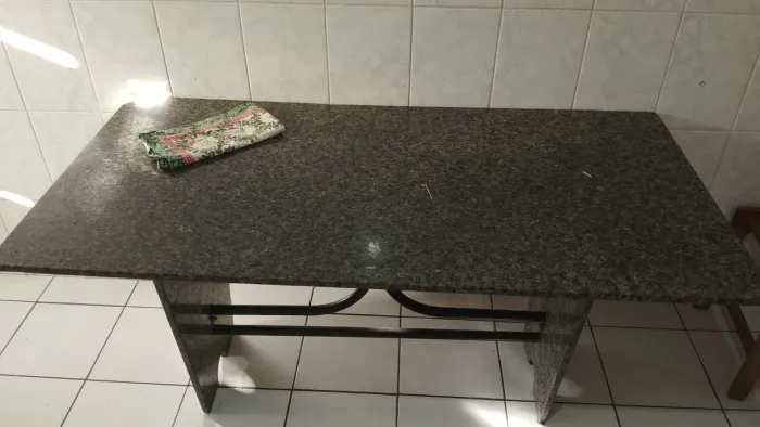 Retirar Jardim mirim vendo mesa granito não sei as medidas motivo venda mudança
