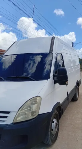 Iveco Daily Furgão 55-180 3.0 16m³ (dies.)(e6) 2010