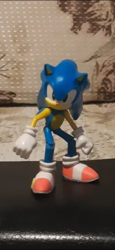 Sonic figure
