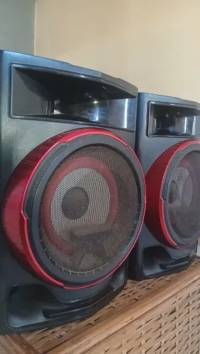 Caixa de som LG CJ87