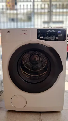Secadora de Roupas Electrolux semi nova 12kg