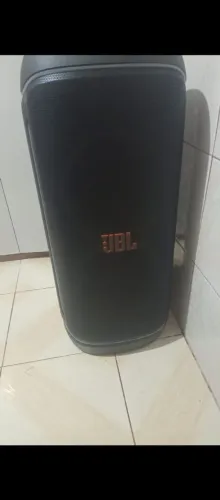 Caixa de som JBL 720 com meses de uso na garantia 