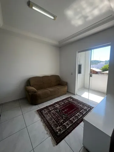  *LOCAÇÃO ANUAL 2.150,00 mais despesas - Apartamento semi mobiliado no  bairro Ingleses -