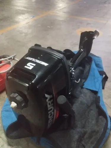 MOTOR DE POPA MERCURY 5HP-2T- ESTADO DE NOVO