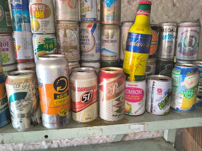 Latas antigas , nacionais e importados R$299,000