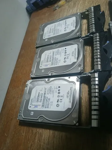 HD SAS 2TB 7.2 K ( NÃO CONSEGUI TESTAR )