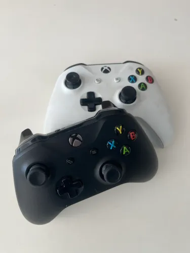 2 controles Xbox o e