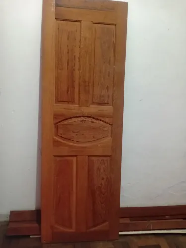 Porta de massaranduba nova