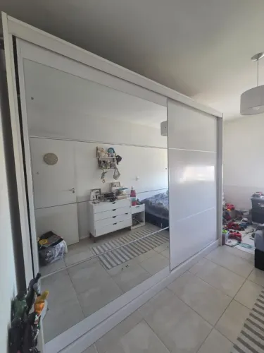 Guarda roupa grande 3m comprimento espelho