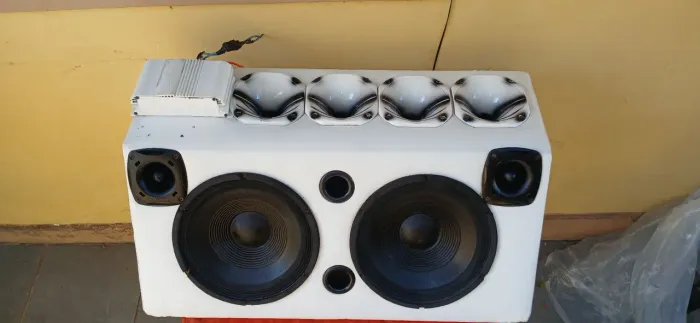 Caixa de som automotivo filé!