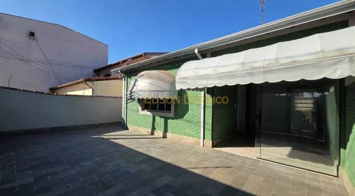 Casa com 5 quartos para Locação, Loteamento Residencial Carangola - Pindamonhangaba