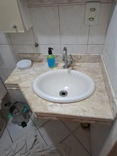 Banca com lavatório em mármore carrara