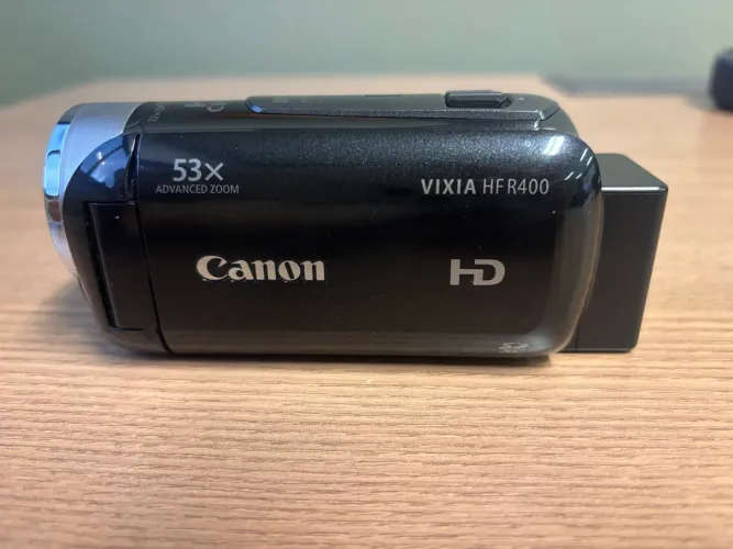 Filmadora Canon Vixia HF R400 Full HD NTSC Preta Novíssima