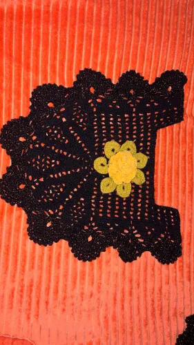 Conjunto de banheiro feito de crochê , novo!