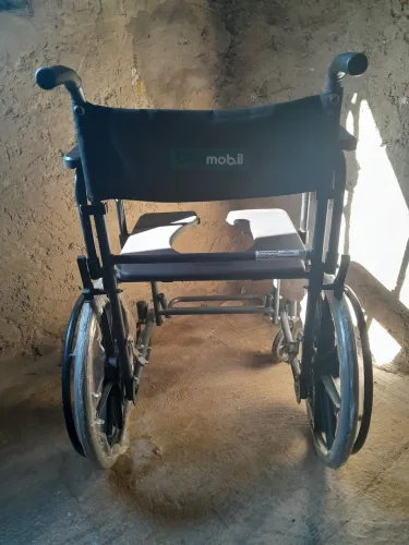 CADEIRA DE RODAS ORTOMOBIL NUNCA USADA. PERFEITO ESTADO.