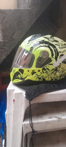 Capacete em excelente estado
