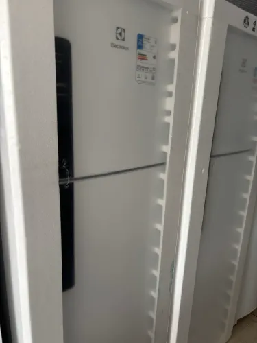Geladeira Electrolux de 380L duplex nova na caixa 
