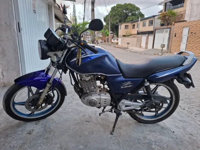 Moto suzuki En yes 