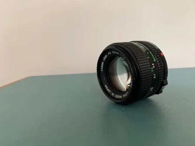 Canon 50mm f/1.4 (vintage)