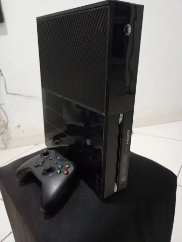 XBOX ONE 500 GB + CONTROLE ORIGINAL + PES 2018