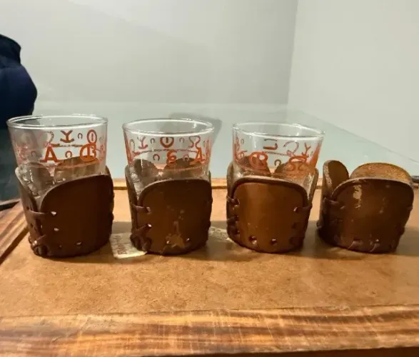 Conjunto Vintage Libbey Bamco - 4 Suportes Couro e 3 Copos Shot Western Anos 50