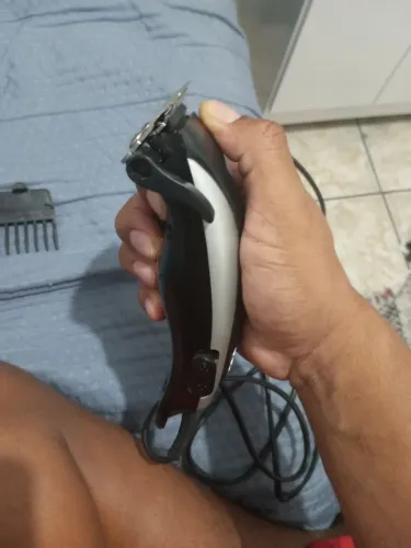 Máquina de cortar cabelo mondial