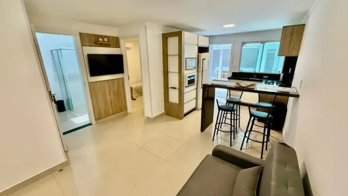 LOCAÇÃO ANUAL - CASA MOBILIADA COM 02 DORMITÓRIOS