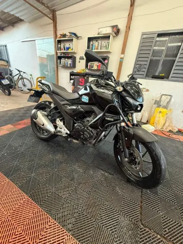 Yamaha Fz 15 <br>Ano 2024 <br>40486 km <br>R$ 15.500,00