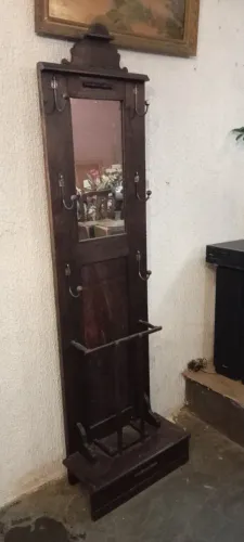 Chapeleira antiga em imbuia