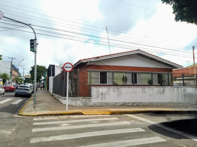 Comercial Casa em Botucatu