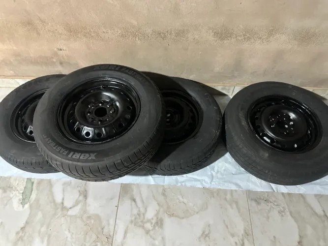 Vendo aro 13 com pheneus juntos 