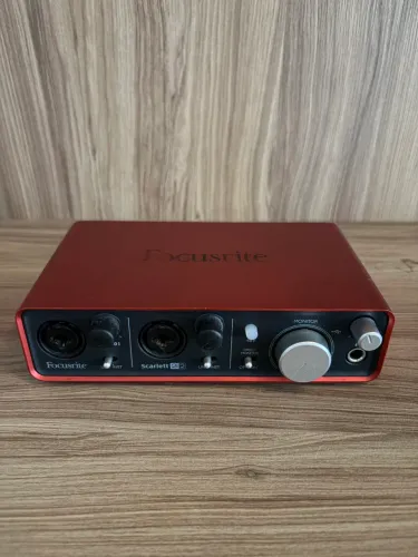 Interface Focusrite Scarlett 2i2 Geração 1