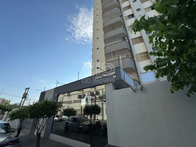 Apartamento com 3 Quartos no Edifício Manhattan