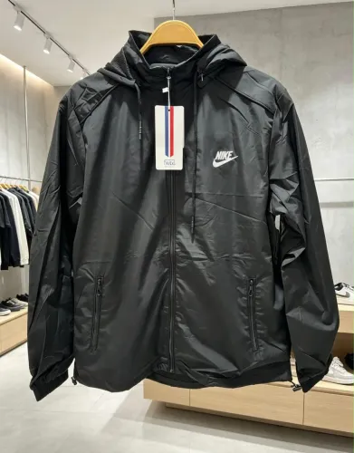 Cortento-Vento Nike Impermeável com Capuz - Novo