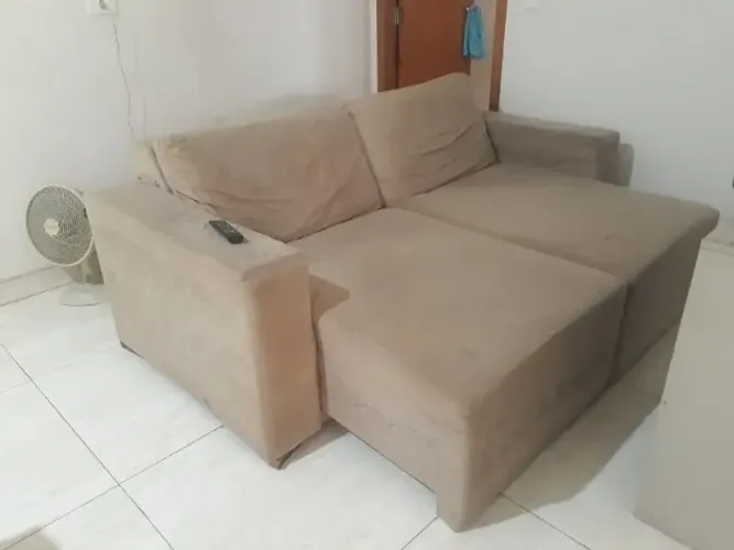 Sofá retratil e comoda