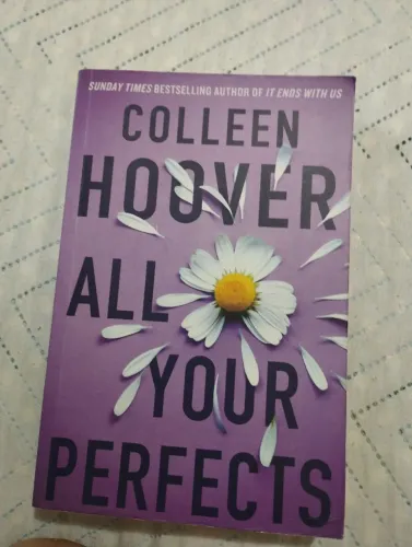 Livro em inglês -Collen Hover "All your Perfects."