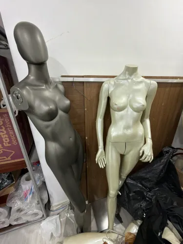Manequim feminino