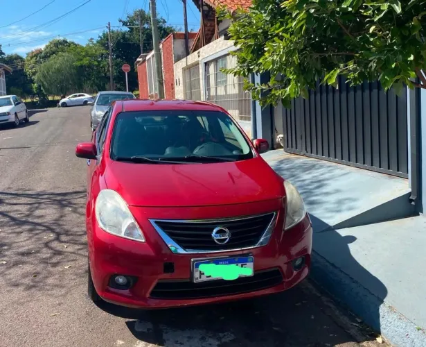 Nissan Versa SL 1.6 16V Flex Fuel 4P Mec. 2013