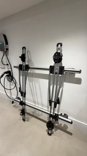 Rack CHOOSE e dois Transportadores de bike THULE