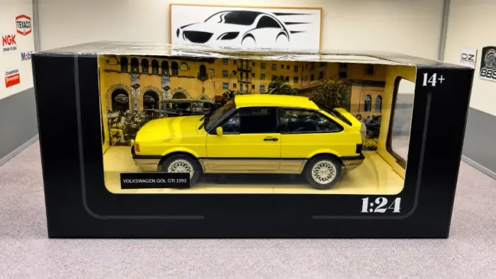 Miniatura Volkswagen Gol GTI 1993 Amarelo Sunny escala 1/24