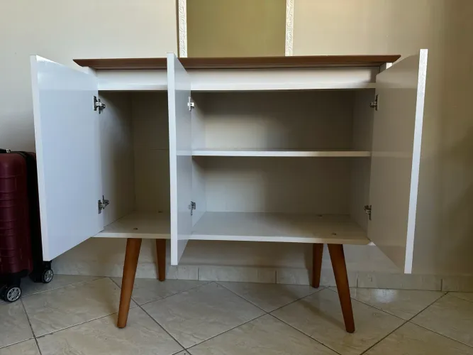 Buffet Balcão Retrô Branco com Pés Palito - Lindo Estado