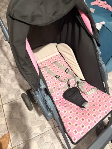 Carrinho de bebê c/ Brinde : cadeirinha de descanso