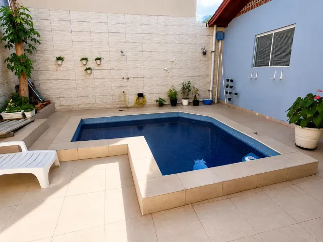 Casa Completa com Piscina, Espaço Gourmet e Excelente Padrão de Conservação  Pronta para M