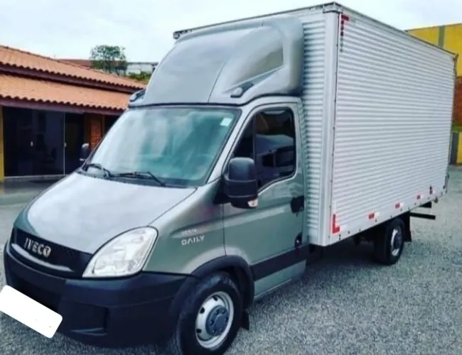 Iveco Daily 35s14 Baú 2013