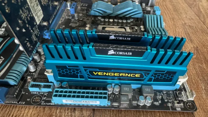Kit, placa mae , processador, placa de video e memória.