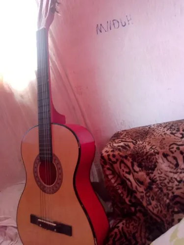 Violão troco ou vendo