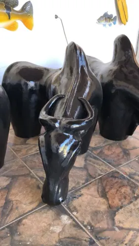 Boi e cavalo escultura