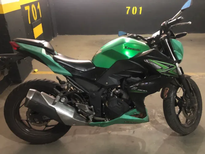 Somente venda. moto rodando liso 2º dono integra. Marcas de uso