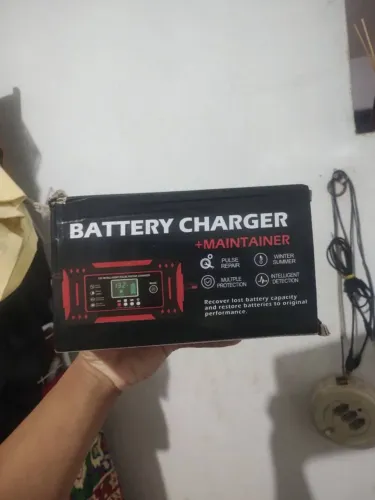 ? Carregador Inteligente de Bateria 12V com Função Reparo - Carro, Moto e Caminhonete