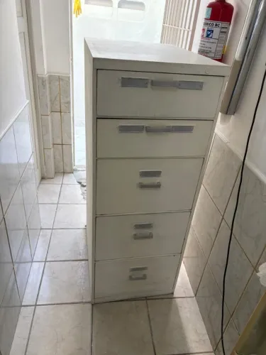 ARQUIVO DE AÇO POR 200,00 APENAS DINHEIRO OU PIX